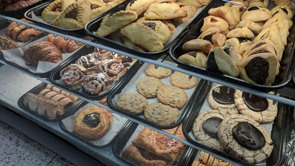 The Wee Greek Baker – bakery in Broadford, Portree